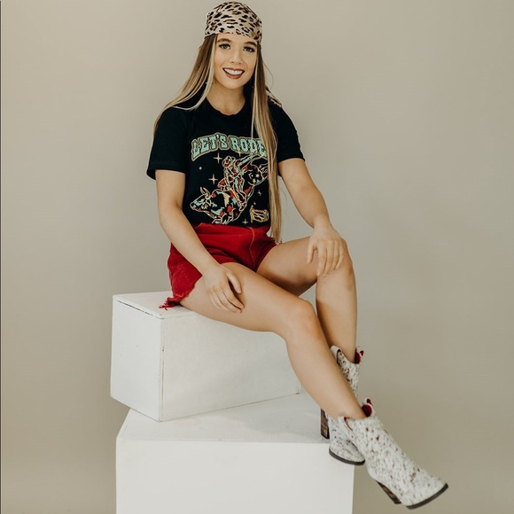 LET’S RODEO Graphic Tee - Picture 2 of 4